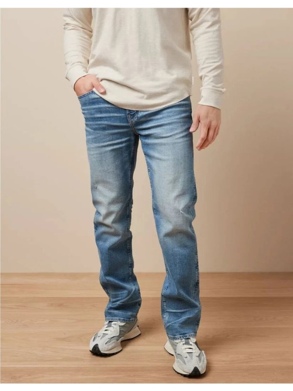 American Eagle Jeans Mens Size 36x32 Slim Airflex+ Straight Mid Rise Light Wash